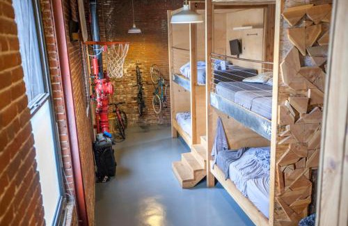 Arts District Hostel | PodShare DTLA