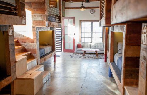 East Hollywood Hostel | PodShare East Hollywood