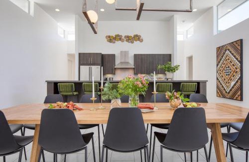La Quinta House | Polo Villa 3 by AvantStay Backyard Retreat w Pool, Spa & Firepit 260-328 6 bedrooms