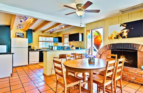 Beach Barber Tract House | Poolside Paradise