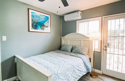 East Los Angeles Resort | Private room ∙ 2 guests