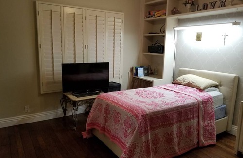 Huntington Beach Resort | Private room ∙ 1 guest