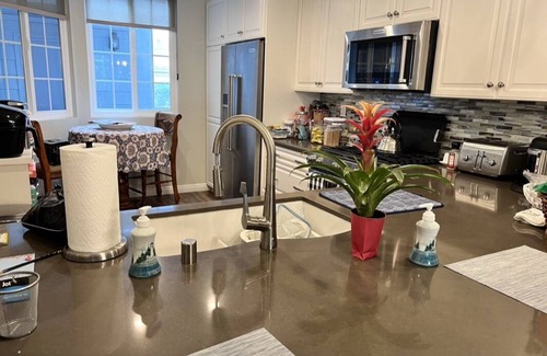 Huntington Beach Resort | Private room ∙ 1 guest