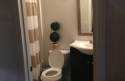 Crestline Resort | Private room ∙ 1 guest