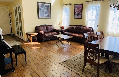 Eastvale Resort | Private room ∙ 1 guest