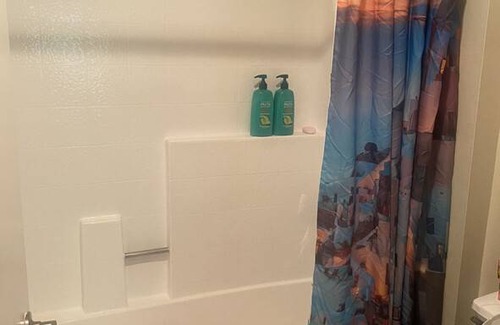 Downtown Burbank Resort | Private room ∙ 1 guest