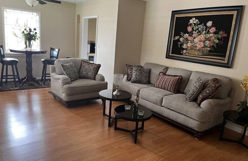 Burbank Resort | Private room ∙ 1 guest