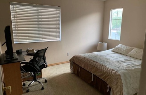Castaic Resort | Private room ∙ 1 guest