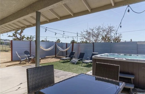 Yucca Valley Resort | Private room ∙ 1 guest