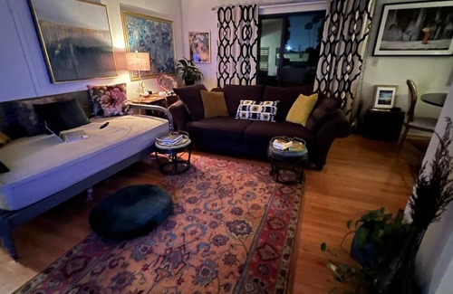 Burbank Resort | Private room ∙ 2 guests