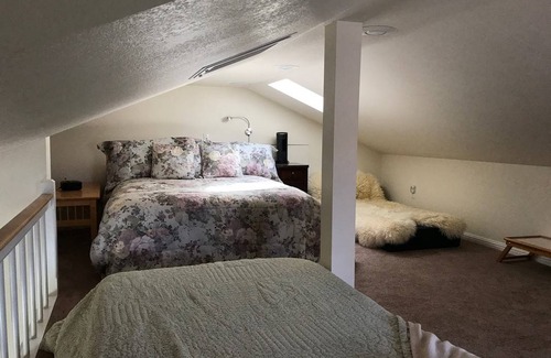 Petaluma Resort | Private room ∙ 5 guests