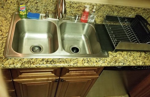 Simi Valley Resort | Private room ∙ 6 guests