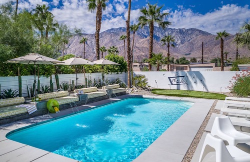 Racquet Club Estates House | PS Groovy: Mad Men Style Meets The Groovy Life