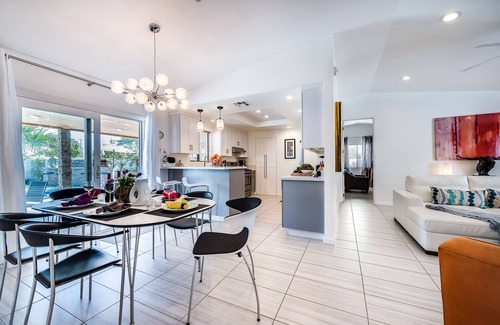 Palm Springs House | PS Murphy: Updated, Modern and Comfortable Desert Home