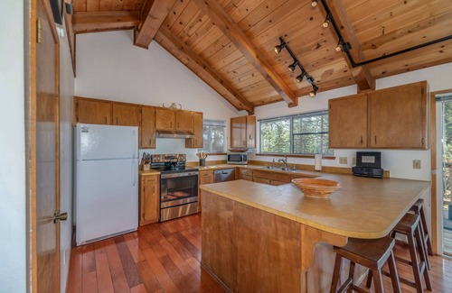 Arnold Cabin | Quaint Cabin Tucked Away in Arnold w/Private Hot Tub and Great View!