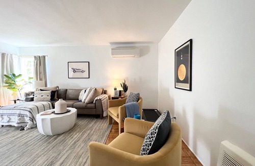 Los Angeles House | Quaint Quiet Home W/Pool Walk to Restaurants, Galleries, and Cafes