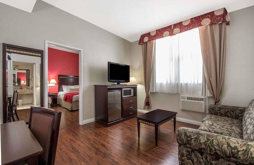 Roseville - Fleet Ridge Hotel | Ramada by Wyndham San Diego Airport 2 Queen Beds and 1 Sofa Bed, One-Bedroom, Suite, Non-Smoking