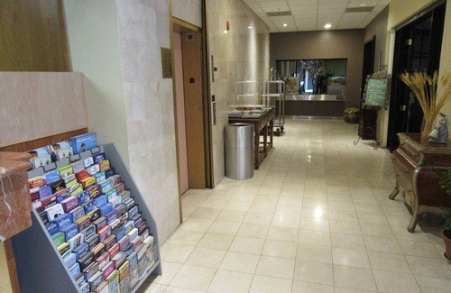 Wilshire Hotel | Ramada by Wyndham Los Angeles/Koreatown West