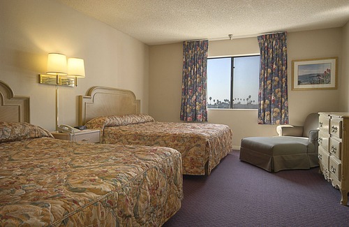 Wilshire Hotel | Ramada by Wyndham Los Angeles/Wilshire Center