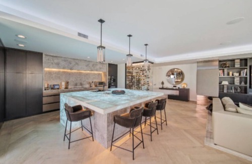 Hollywood Condo | Rate Special-Celebrity Penthouse in Hollywood