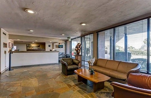Munras Avenue Hotel | Red Lion Hotel Monterey
