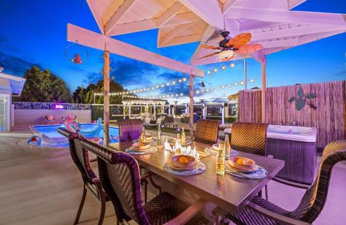 San Carlos House | Relax and Play-Pool, Spa, Views plus Guest House!