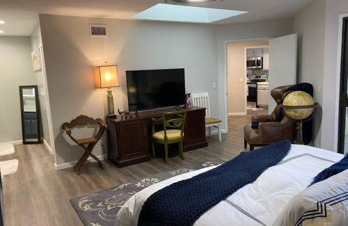 La Jolla Heights House | Relax @CercaDelPlaya: .7mi to the Beach! 4BR/2.5BA