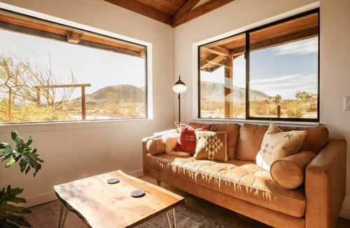 Joshua Tree House | Relaxing Getaway on 5 acres at Hawk + Raven Ranch