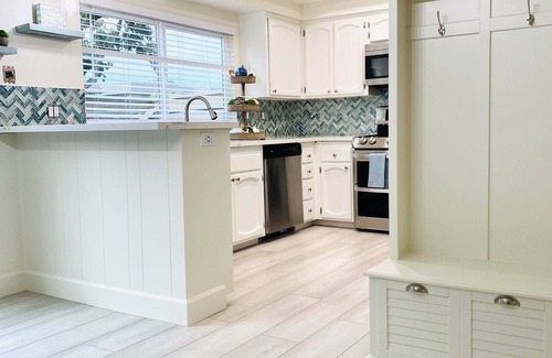 Solana Beach House | REMODELED 3 BEDROOM 2.5 BA. HOME ACROSS FROM PRIVATE BEACH OR WALK TO DOG BEACH!