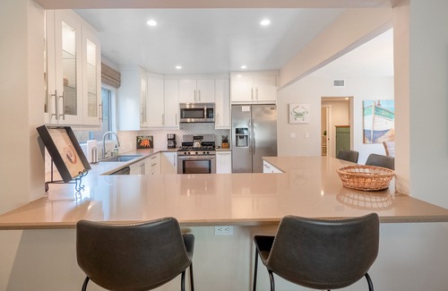 San Clemente Condo | Remodeled coastal retreat with updated kitchen - walk to beach