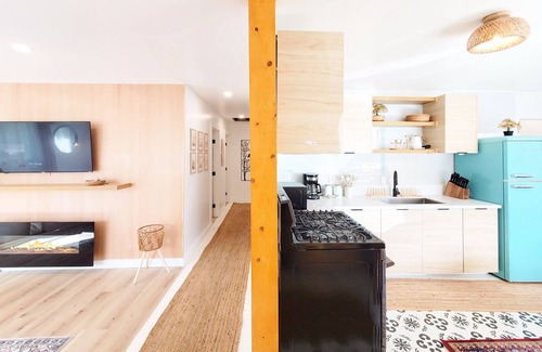 Santa Ana House | Remodeled Twin Duplex 3-Bedroom Home, close to Airport, Beach, Disney, Shopping