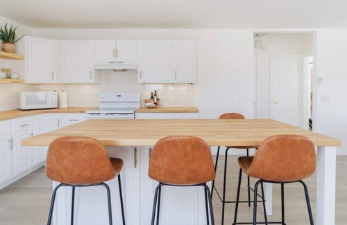 Twentynine Palms House | Remote Home: Heated Pool, Hot Tub, Workspace