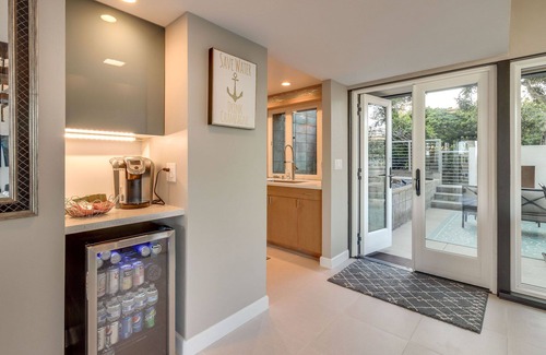 Point Loma House | Renovated Mid-Century Mod Home with Spectacular Views in Point Loma (Spa & A/C)