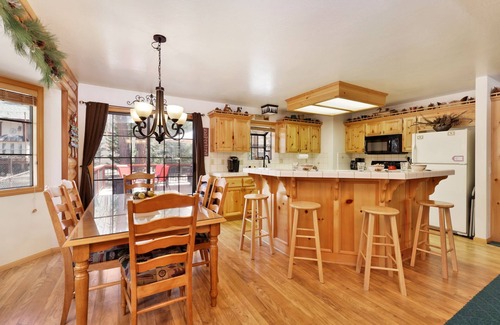 Fox Farm Cabin | Retreat To Fox Farm Log Cabin by Big Bear Vacations