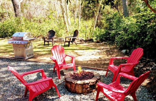 Three Rivers House | River Retreat Cabin in Three Rivers - near SNP
