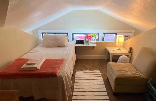 Los Angeles House | Room 5