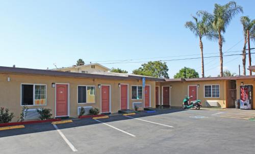 Pomona Hotel | Royla Motel