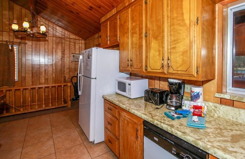Boulder Bay House | Rustic Vintage Lakefront - Features 70's 80's style to experience an older style cabin! Lakeview!
