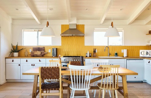 Pioneertown House | Salt Water Pool, Spa, Sauna, Piano, Cinema Room, Views, Walk To Pappy's