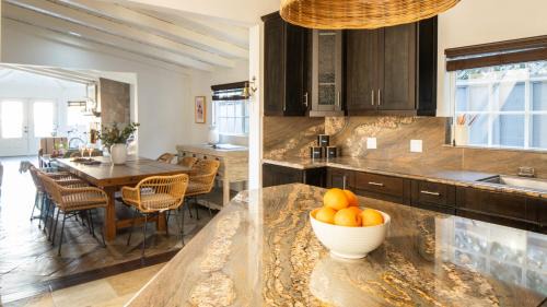 Balboa Peninsula House | Sand Castle by AvantStay Beach House on Balboa Peninsula w Patio Hot Tub