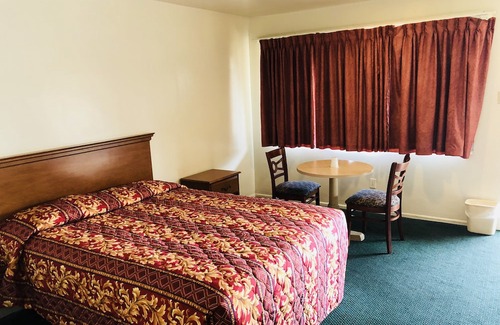 Ontario Hotel | Sands Motel