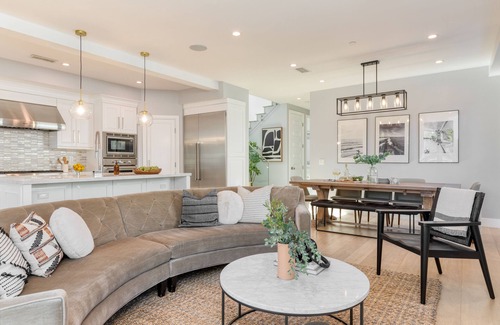 Corona del Mar House | Sea Crown by AvantStay | 5mins from the Beach w/Multiple Terraces!