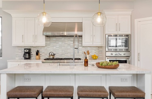 Corona del Mar House | Sea Crown by AvantStay | 5mins from the Beach w/Multiple Terraces!