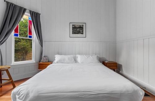 Ventura House | Sea View, Sauna, Hot Tub, Beach Bikes, Stream
