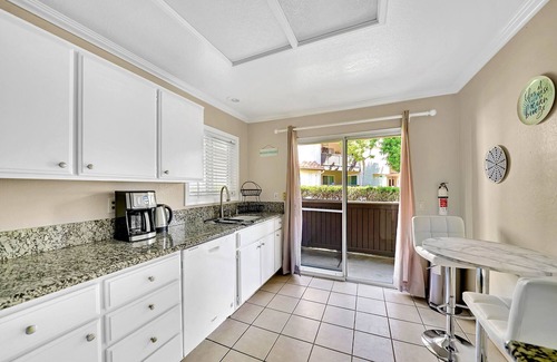 Monarch Beach Condo | Seas The Day - Walk to Beach! Fireplace! Pool & Patio! Sleeps 6 - STR23-0019