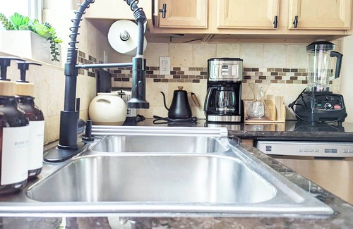 Hermosa Beach House | Seaside Sanctuary - Rooftop Deck & Hot Tub