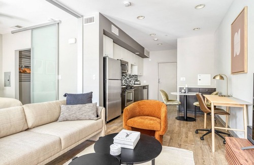Little Tokyo Apartment | Serene Downtown 1BR w/ Gym & Pool, close to Staples Center, by Blueground