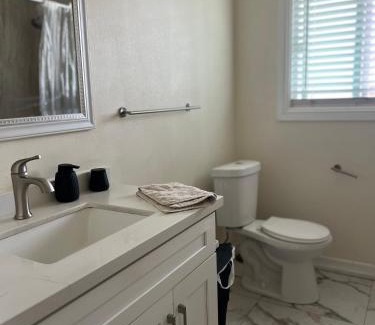 East Hemet House | Single Room w/Private Entrance - Shared Bathroom