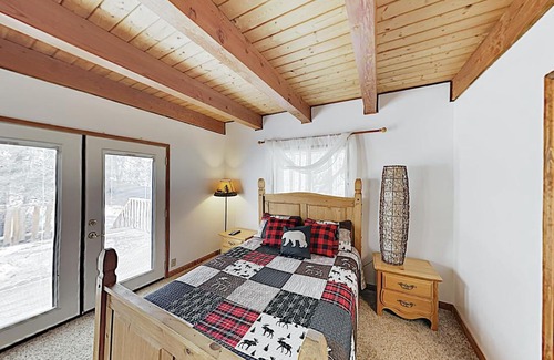 Upper Moonridge Cabin | Siskiyou Oasis