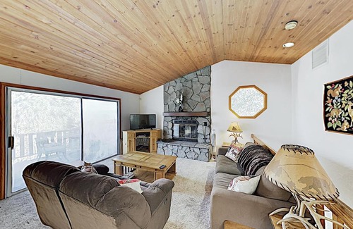 Upper Moonridge Cabin | Siskiyou Oasis